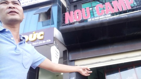 Quán karaoke bị cấm vẫn ca hát ì xèo - Ảnh 2. Quán karaoke bị cấm vẫn ca hát ì xèo - Ảnh 2.