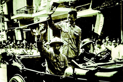 Hà Nội ngày trở về... và hôm nay - Ảnh 7. Hà Nội ngày trở về... và hôm nay - Ảnh 7.