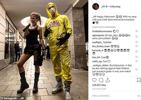 Ronaldo, Messi, Lewandowski: Ai đáng sợ nhất trong lễ hội Halloween ? - Ảnh 3. Ronaldo, Messi, Lewandowski: Ai đáng sợ nhất trong lễ hội Halloween ? - Ảnh 3.