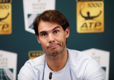 Chấn thương, Nadal mất ngôi số một vào tay Djokovic - Ảnh 2. Chấn thương, Nadal mất ngôi số một vào tay Djokovic - Ảnh 2.