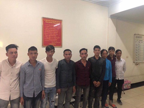 Công an triệu tập nhóm trấn lột du khách khu vực hồ Hoàn Kiếm - Ảnh 1. Công an triệu tập nhóm trấn lột du khách khu vực hồ Hoàn Kiếm - Ảnh 1.