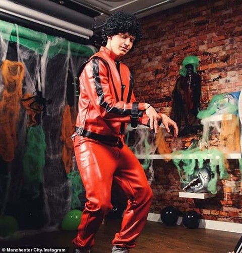Ronaldo, Messi, Lewandowski: Ai đáng sợ nhất trong lễ hội Halloween ? - Ảnh 4. Ronaldo, Messi, Lewandowski: Ai đáng sợ nhất trong lễ hội Halloween ? - Ảnh 4.