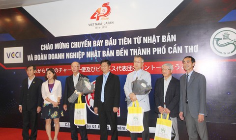 100 doanh nghiệp Nhật đi chuyên cơ tới Cần Thơ tìm cơ hội đầu tư - Ảnh 2. 100 doanh nghiệp Nhật đi chuyên cơ tới Cần Thơ tìm cơ hội đầu tư - Ảnh 2.