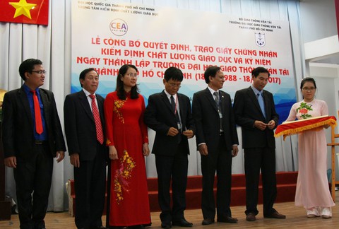 Dừng thi tuyển phó hiệu trưởng ĐH Giao thông vận tải TP.HCM - Ảnh 1. Dừng thi tuyển phó hiệu trưởng ĐH Giao thông vận tải TP.HCM - Ảnh 1.