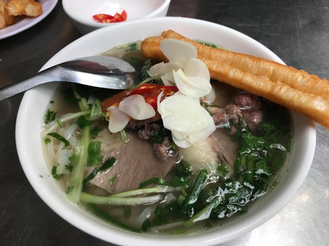 Phép lạ từ phở Bà Tát - Ảnh 1. Phép lạ từ phở Bà Tát - Ảnh 1.