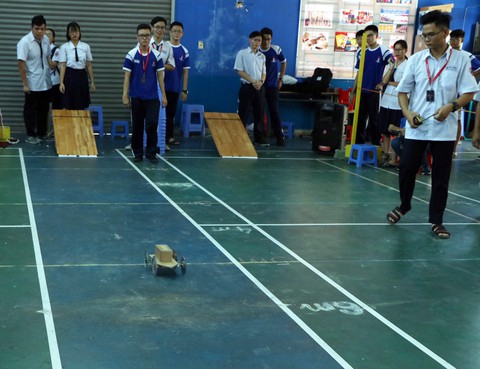 Học sinh cấp 3 Sài Gòn hào hứng đua xe thế năng - Ảnh 2. Học sinh cấp 3 Sài Gòn hào hứng đua xe thế năng - Ảnh 2.