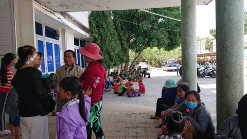 Xe đông lạnh va chạm xe quân sự, 2 quân nhân tử vong - Ảnh 2. Xe đông lạnh va chạm xe quân sự, 2 quân nhân tử vong - Ảnh 2.