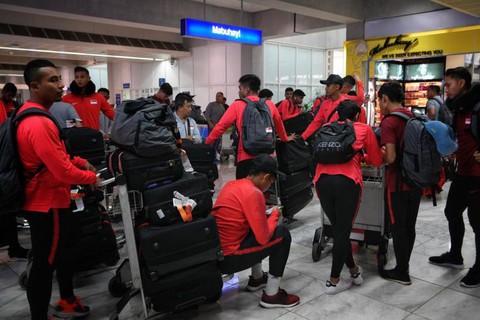 Tuyển Singapore mất 10 tiếng đến Philippines đấu trận thứ 2 AFF Suzuki Cup - Ảnh 1. Tuyển Singapore mất 10 tiếng đến Philippines đấu trận thứ 2 AFF Suzuki Cup - Ảnh 1.