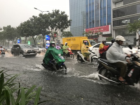 Biển Đông sắp có áp thấp, mưa diện rộng - Ảnh 1. Biển Đông sắp có áp thấp, mưa diện rộng - Ảnh 1.