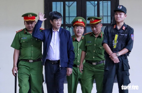 Trùm đường dây đánh bạc ngàn tỉ rửa tiền qua đầu tư BOT - Ảnh 4. Trùm đường dây đánh bạc ngàn tỉ rửa tiền qua đầu tư BOT - Ảnh 4.