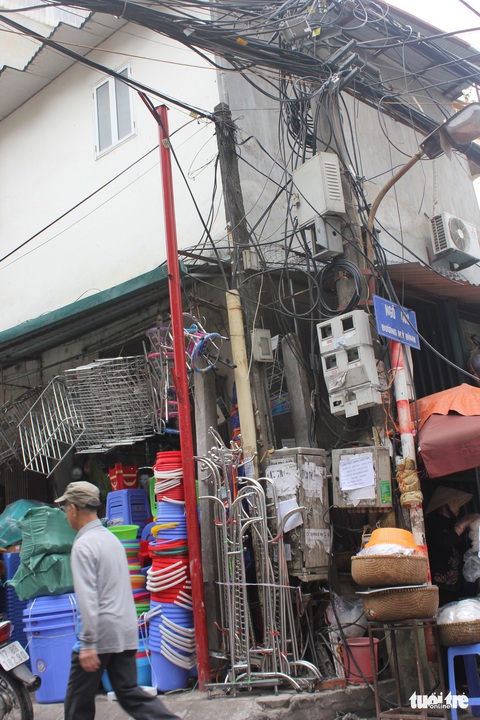 Hà Nội vừa đồng phục hóa thêm một tuyến phố - Ảnh 12. Hà Nội vừa đồng phục hóa thêm một tuyến phố - Ảnh 12.