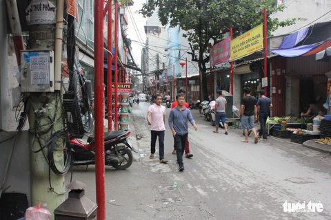 Hà Nội vừa đồng phục hóa thêm một tuyến phố - Ảnh 7. Hà Nội vừa đồng phục hóa thêm một tuyến phố - Ảnh 7.