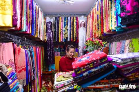 Tiểu thương tất bật chuẩn bị khi chợ Bình Tây hoạt động trở lại - Ảnh 14. Tiểu thương tất bật chuẩn bị khi chợ Bình Tây hoạt động trở lại - Ảnh 14.