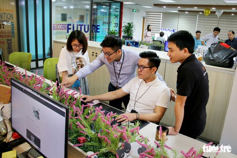 Trí tuệ Việt trên chiếc alô đời mới - Ảnh 1. Trí tuệ Việt trên chiếc alô đời mới - Ảnh 1.