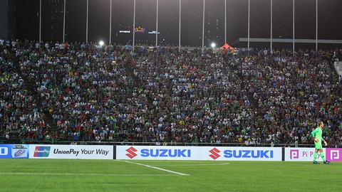 Những khán đài rực lửa ở AFF Cup 2018 - Ảnh 9. Những khán đài rực lửa ở AFF Cup 2018 - Ảnh 9.