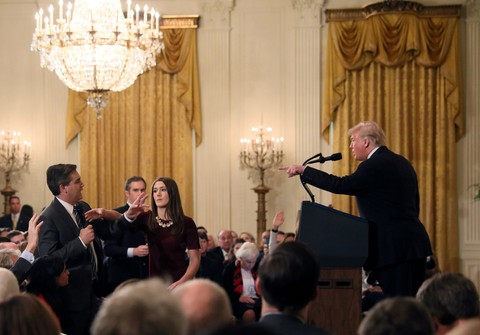 Đài CNN kiện ông Trump vì ‘cấm cửa’ nhà báo vào Nhà Trắng - Ảnh 1. Đài CNN kiện ông Trump vì ‘cấm cửa’ nhà báo vào Nhà Trắng - Ảnh 1.