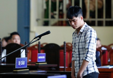 Chơi bạc online là thực nghiệm, để công ty báo cáo C50 - Ảnh 2. Chơi bạc online là thực nghiệm, để công ty báo cáo C50 - Ảnh 2.