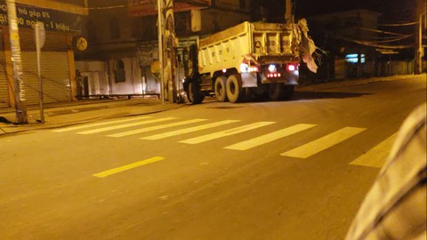 Phóng sự điều tra: Đem chất thải, rác rưởi... san lấp mặt bằng - Ảnh 12. Phóng sự điều tra: Đem chất thải, rác rưởi... san lấp mặt bằng - Ảnh 12.