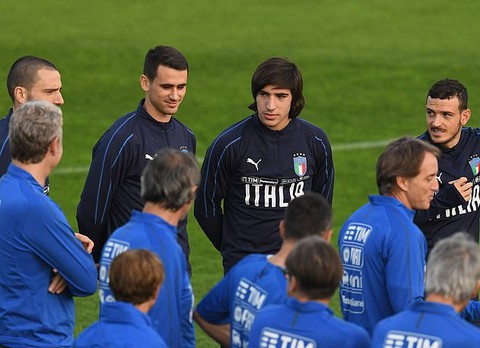 Pirlo ‘mới’ của bóng đá Ý lần đầu lên tuyển - Ảnh 2. Pirlo ‘mới’ của bóng đá Ý lần đầu lên tuyển - Ảnh 2.