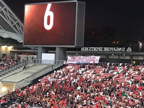Những khán đài rực lửa ở AFF Cup 2018 - Ảnh 8. Những khán đài rực lửa ở AFF Cup 2018 - Ảnh 8.