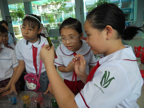 Có mối quan hệ giữa trầm cảm và hành vi tự hủy hoại - Ảnh 1. Có mối quan hệ giữa trầm cảm và hành vi tự hủy hoại - Ảnh 1.