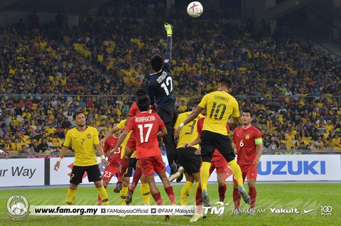 Những khán đài rực lửa ở AFF Cup 2018 - Ảnh 6. Những khán đài rực lửa ở AFF Cup 2018 - Ảnh 6.