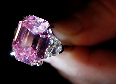 Viên kim cương hồng giá 2,6 triệu USD mỗi carat - Ảnh 3. Viên kim cương hồng giá 2,6 triệu USD mỗi carat - Ảnh 3.