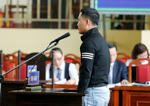 Cựu trung tướng Phan Văn Vĩnh rời phòng xử vì tăng huyết áp - Ảnh 5. Cựu trung tướng Phan Văn Vĩnh rời phòng xử vì tăng huyết áp - Ảnh 5.