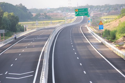 Khởi tố vụ án đánh ghen kỹ sư tố sai phạm cao tốc Đà Nẵng - Quảng Ngãi - Ảnh 2. Khởi tố vụ án đánh ghen kỹ sư tố sai phạm cao tốc Đà Nẵng - Quảng Ngãi - Ảnh 2.