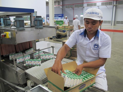 Vì sao Vinamilk bỏ thầu giá sữa học đường thấp hơn 130 tỉ - Ảnh 1. Vì sao Vinamilk bỏ thầu giá sữa học đường thấp hơn 130 tỉ - Ảnh 1.