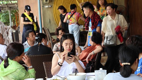 Tràn ngập lao động ngoại chui tại các thành phố du lịch - Ảnh 1. Tràn ngập lao động ngoại chui tại các thành phố du lịch - Ảnh 1.