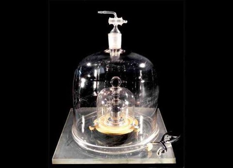 Giới khoa học sắp thay đổi định nghĩa kilogram - Ảnh 1. Giới khoa học sắp thay đổi định nghĩa kilogram - Ảnh 1.
