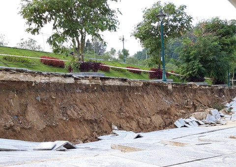 Công trình kè đê sông Mã trăm tỉ sụt lún nghiêm trọng - Ảnh 3. Công trình kè đê sông Mã trăm tỉ sụt lún nghiêm trọng - Ảnh 3.