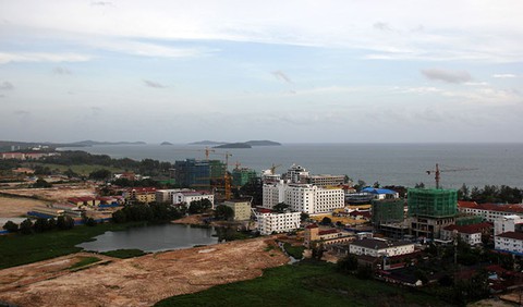 Campuchia yêu cầu biển hiệu phải in chữ Khmer lớn nhất - Ảnh 1. Campuchia yêu cầu biển hiệu phải in chữ Khmer lớn nhất - Ảnh 1.