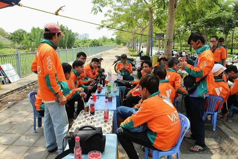 VATO tung chiêu giảm chiết khấu để thu hút tài xế đấu với Go-Viet - Ảnh 1. VATO tung chiêu giảm chiết khấu để thu hút tài xế đấu với Go-Viet - Ảnh 1.