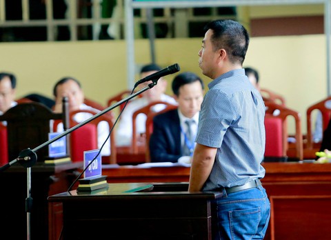 Lương 10 triệu chơi bạc Rikvip thua 3 tỉ - Ảnh 4. Lương 10 triệu chơi bạc Rikvip thua 3 tỉ - Ảnh 4.