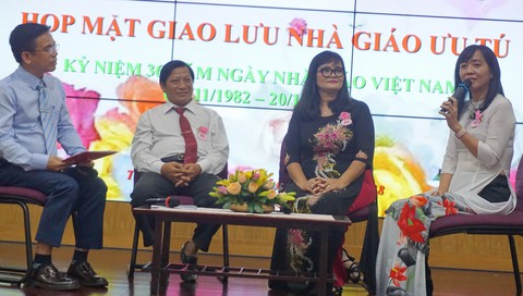 Nhà giáo ưu tú tâm sự từng tính bỏ nghề 3 lần - Ảnh 1. Nhà giáo ưu tú tâm sự từng tính bỏ nghề 3 lần - Ảnh 1.