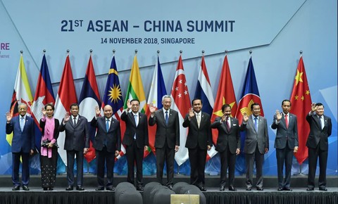 Chuyên gia chê phát ngôn của ông Duterte về Biển Đông - Ảnh 2. Chuyên gia chê phát ngôn của ông Duterte về Biển Đông - Ảnh 2.