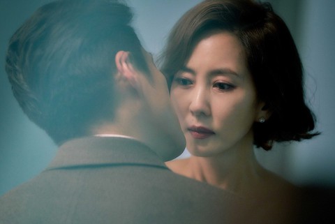 Phim 19+ của Kim Nam Joo cắt hết cảnh nóng lên sóng HTV2 - Ảnh 1. Phim 19+ của Kim Nam Joo cắt hết cảnh nóng lên sóng HTV2 - Ảnh 1.
