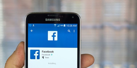 Facebook bác tin Zuckerberg yêu cầu dùng Android phone - Ảnh 1. Facebook bác tin Zuckerberg yêu cầu dùng Android phone - Ảnh 1.
