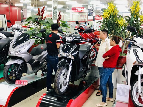Cuối năm, xe máy, xe hơi lại rủ nhau tăng giá - Ảnh 2. Cuối năm, xe máy, xe hơi lại rủ nhau tăng giá - Ảnh 2.