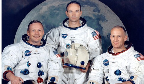 Neil Armstrong vứt phân trên mặt trăng và những chuyện chưa kể - Ảnh 1. Neil Armstrong vứt phân trên mặt trăng và những chuyện chưa kể - Ảnh 1.