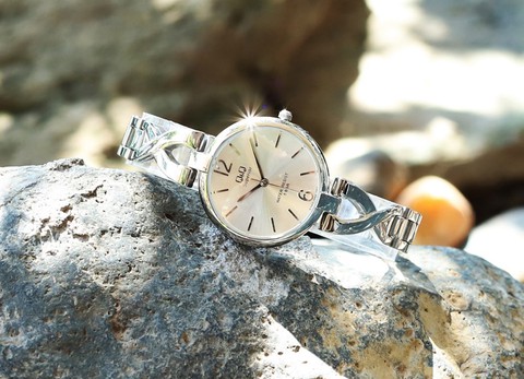 Đăng Quang Watch giảm giá đến 40% đồng hồ, kính mắt - Ảnh 4. Đăng Quang Watch giảm giá đến 40% đồng hồ, kính mắt - Ảnh 4.