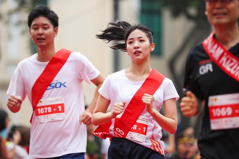 Nhóm nhạc nữ số 1 Nhật Bản dự giải chạy Kizuna Ekiden - Ảnh 1. Nhóm nhạc nữ số 1 Nhật Bản dự giải chạy Kizuna Ekiden - Ảnh 1.