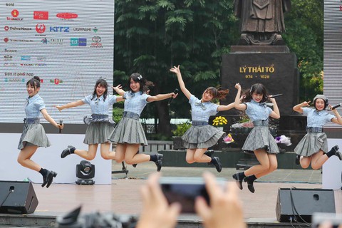 Nhóm nhạc nữ số 1 Nhật Bản dự giải chạy Kizuna Ekiden - Ảnh 14. Nhóm nhạc nữ số 1 Nhật Bản dự giải chạy Kizuna Ekiden - Ảnh 14.