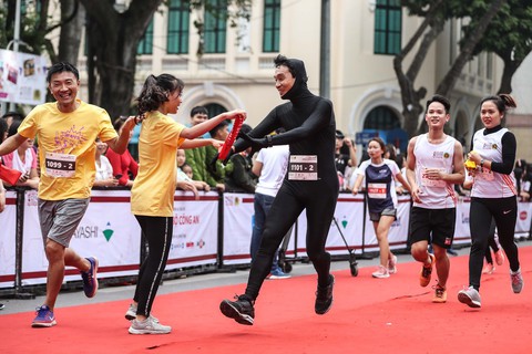 Nhóm nhạc nữ số 1 Nhật Bản dự giải chạy Kizuna Ekiden - Ảnh 2. Nhóm nhạc nữ số 1 Nhật Bản dự giải chạy Kizuna Ekiden - Ảnh 2.