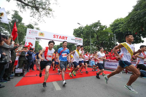 Nhóm nhạc nữ số 1 Nhật Bản dự giải chạy Kizuna Ekiden - Ảnh 4. Nhóm nhạc nữ số 1 Nhật Bản dự giải chạy Kizuna Ekiden - Ảnh 4.
