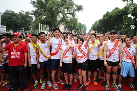 Nhóm nhạc nữ số 1 Nhật Bản dự giải chạy Kizuna Ekiden - Ảnh 5. Nhóm nhạc nữ số 1 Nhật Bản dự giải chạy Kizuna Ekiden - Ảnh 5.