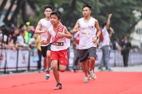 Nhóm nhạc nữ số 1 Nhật Bản dự giải chạy Kizuna Ekiden - Ảnh 6. Nhóm nhạc nữ số 1 Nhật Bản dự giải chạy Kizuna Ekiden - Ảnh 6.