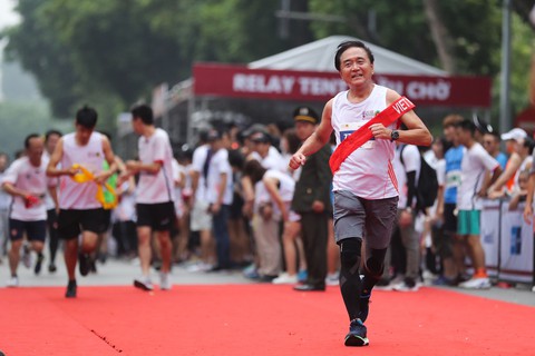 Nhóm nhạc nữ số 1 Nhật Bản dự giải chạy Kizuna Ekiden - Ảnh 9. Nhóm nhạc nữ số 1 Nhật Bản dự giải chạy Kizuna Ekiden - Ảnh 9.